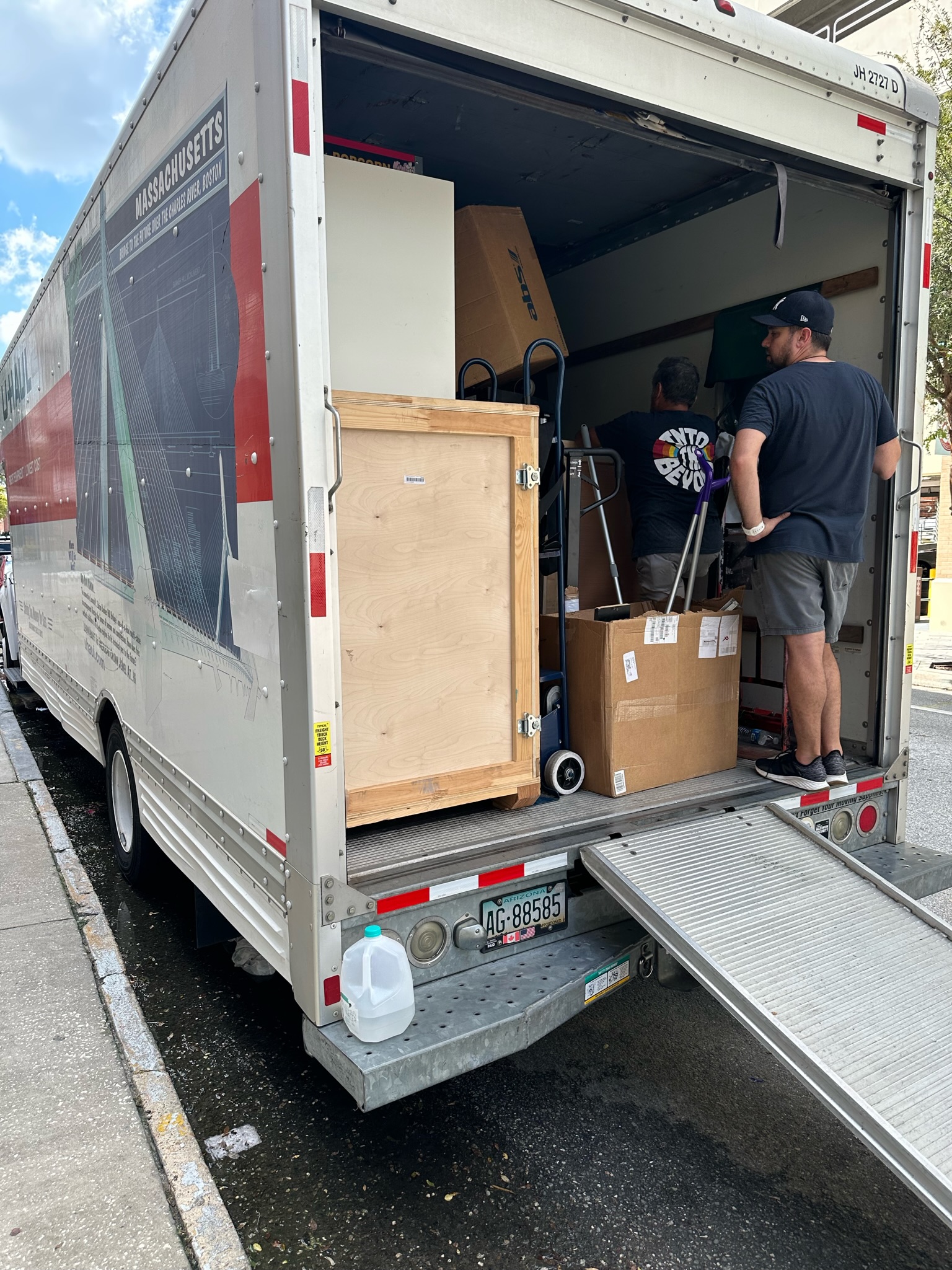 Heavy Lifters moving team in action
